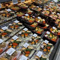 珠宝号被黄牛炒到1500元一个，金饰克价重回1400：想去胖东来买玉的人，先算清这三笔账