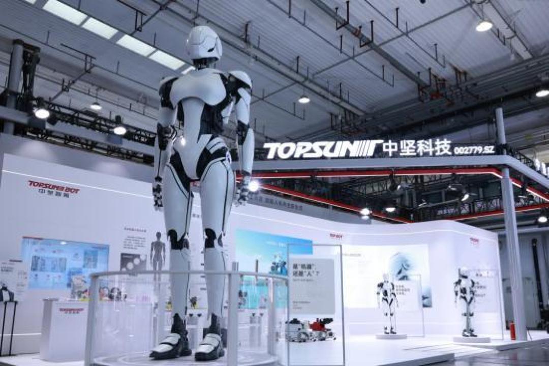 机器人从“秀肌肉”到“拼脑力”,2026 WRC揭示具身智能新拐点