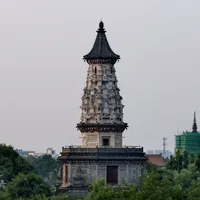 四座塔里有一座正在围挡修缮，但正定这趟还是值得去：唐砖、金木、花塔、密檐，一篇教你看懂