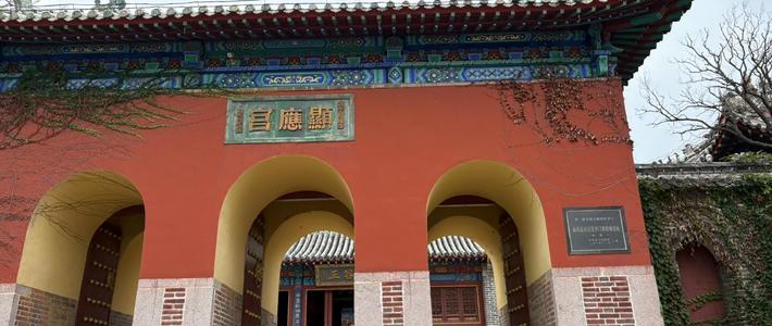 孩子直言卢俊义“缺脑子”，知乎十天问了两遍同一题：我把第六十一、六十二回原著核对完才懂——他不是缺脑子，是被锁死了