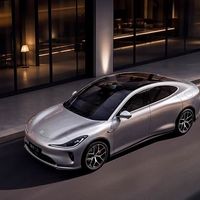 21.99万起标配百万级线控底盘，5米轿跑转弯半径4.39米比飞度还灵活
