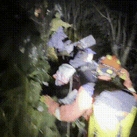 山野备忘录｜带 6 岁孩子跟一条网上轨迹进山，深夜困在灌木丛里