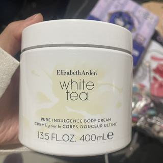 雅顿身体乳要进入旺季了：绿茶和白茶怎么选、什么算好价、哪些低价别碰