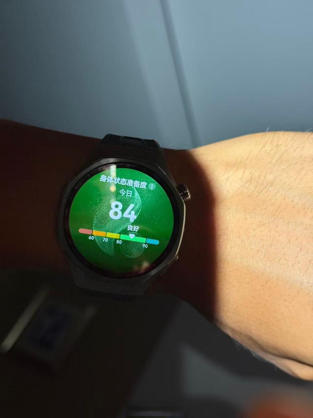 智能手表健康数据指南:看懂HRV、压力和睡眠分的真正价值