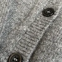 有人一身优衣库像The Row，有人一身名牌却像微商：「廉价感」到底从哪来？对比面料工程师和工厂质检，答案就4个字