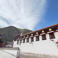拉卜楞寺的40元怎么花明白：转经长廊免费、殿堂要听讲解、酥油花展期不等人