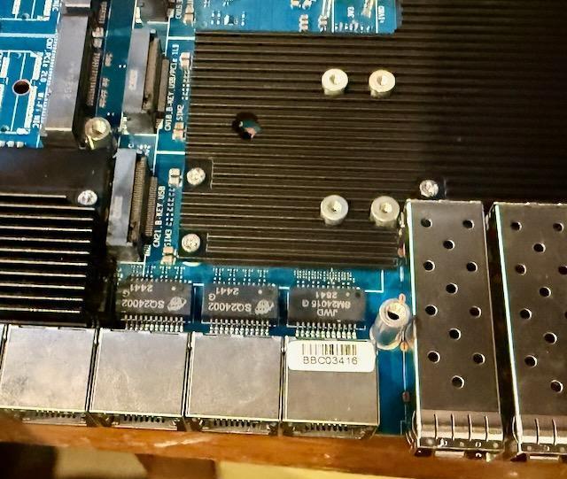 Banana Pi BPI-R4 Pro 评测：10Gbps 路由器板
