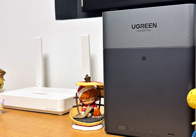 一个人生活，为什么我反而更需要 NAS？——绿联 DH4300 Plus
