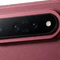 小米18 Fold真机曝光：雷军同款酒红色，设计心有灵犀