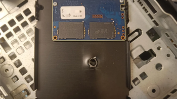 物理销毁翻车！网友买到打孔SSD：不仅没坏，还能重装系统