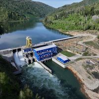 雅下开工满一年，中国电建从7块7跌到4块6：这张“国家级看涨期权”还拿不拿得住