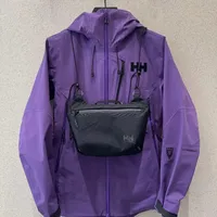4200元的海丽汉森奥丁，中大雨10分钟湿透vs中雨2小时不漏：我把全网评价翻了一遍，终于看懂了