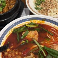 天府机场6元担担面火了又被骂“真就一口”：陈麻婆真正值得点的，是那盘22元的豆腐