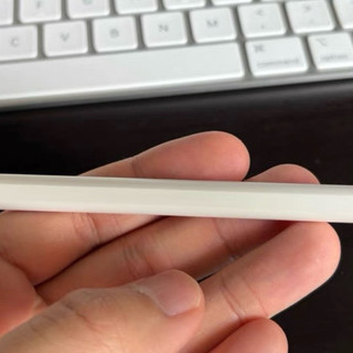 从999跌到180，磁吸充电低延迟，Apple Pencil二代还值不值得捡？