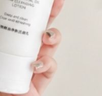 氨基酸洗面奶推荐｜干敏肌清洁怎么更舒服？2026温和洁面4款实测