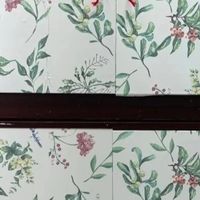 临时住所因墙布变得温馨