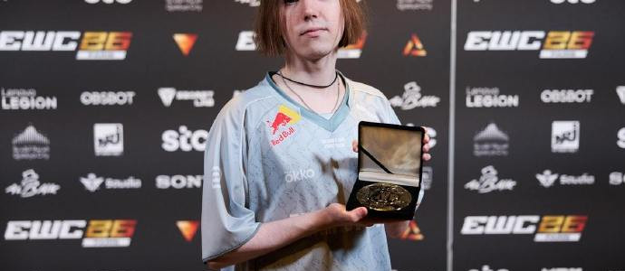 48杀+11枚MVP，步枪手donk把职业比赛打成了“炸鱼局”