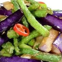 茄子烧豆角:家常菜的朴实美味