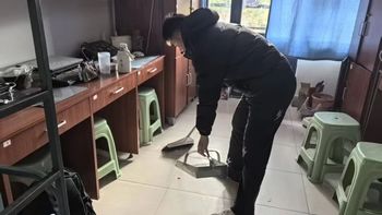 推开空置两个月的宿舍门，别急着铺床：对照全网清洁攻略和高校违规电器清单，这1小时流程最稳