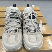 Moab 3的大促价，被MH500涨价追上来了：两双“第一双徒步鞋”同价相遇，选哪双只看你走什么路