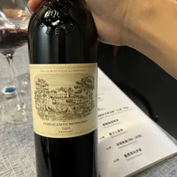 开瓶费从10块到1000块：自带酒去餐厅值不值，把这笔账算明白就懂了
