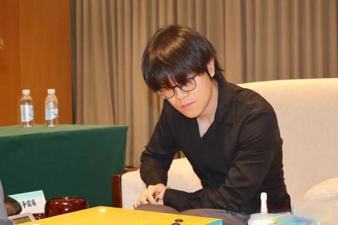 柯洁复盘王中王决赛:2%胜率上演惊天逆转,AI算不尽人心