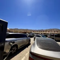 大柴旦凌晨1点还在排队充电，有人却跑完4300公里一次没排：电车跑青甘大环线，卡住人的是3个断点和1个导航盲区