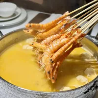 郑恺"关32家火锅店跑路"的传闻满天飞,我去查了下:外滩三号的玲姐还在开,火凤祥还剩31家