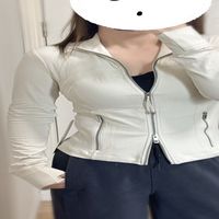 lululemon“师生折上65折”刷屏，但先别急着冲：同一条裤子能差出100元（8.30截止）