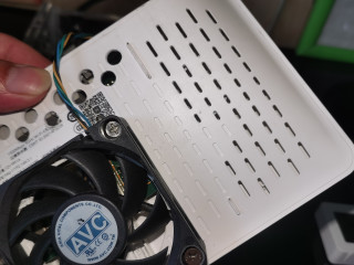 DIY主动散热小风扇，一年2块钱让你的路由器降温