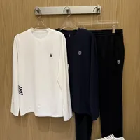 K·SWISS一周连打四张牌：THE FIVE限定、60周年典藏球拍、颈枕夹克回归，各适合谁