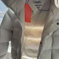 美力城鹅绒服反季最低196元：一年卖出13亿的爆款，捡漏前先看清真相