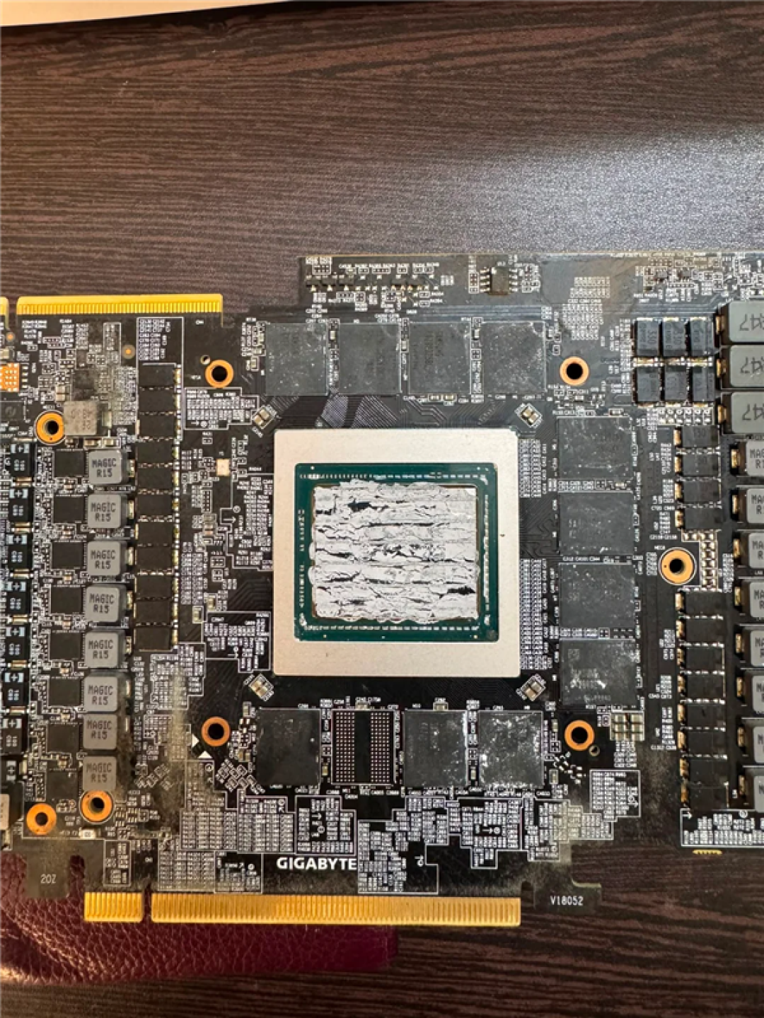 一招让老显卡重回巅峰!RTX 2080 Ti换硅脂后帧率翻倍 降温10℃