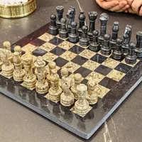 看完《后翼弃兵》想入坑国际象棋？先别急着买棋盘，从免费App到第一副实体棋怎么花钱不浪费