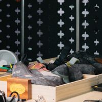 攀岩鞋磨坏了先别扔：换底240元对比新鞋大几百，这笔账我替你算好了