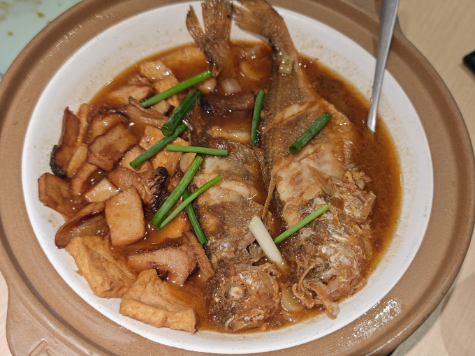 聚会餐饮
