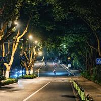 道交法大修点名占道，骑行团接连被查：今晚夜骑，哪些路能骑、哪些不能、哪些最好别