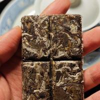 很多人说六妙茶饼有股"大麦茶味"：是坑还是工艺特色？我核对了十几篇实喝测评
