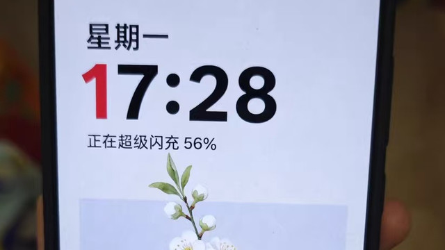 闲鱼蹲到宝藏二手机，孩子上网课用超合适