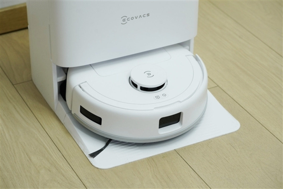 均价跌破3000元！7月扫地机器人销量暴跌7成 头部格局生变