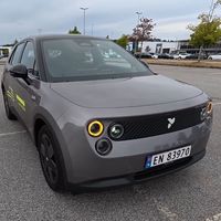 15万纯电小车终极对决：萤火虫换电生态VS smart精品调校，谁更值？
