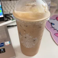 “像阿萨姆”还是“不如优乐美”？星巴克回归的咸芝士红茶拿铁，值不值全看你怎么点