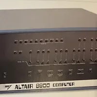 播放20万+围观修一台51年前的“盒子”：点燃个人电脑时代的Altair 8800，今天还能去哪玩