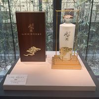 梁朝伟代言水井坊8个月，酒价跌进两百多：这张“影帝牌”到底买到了什么？