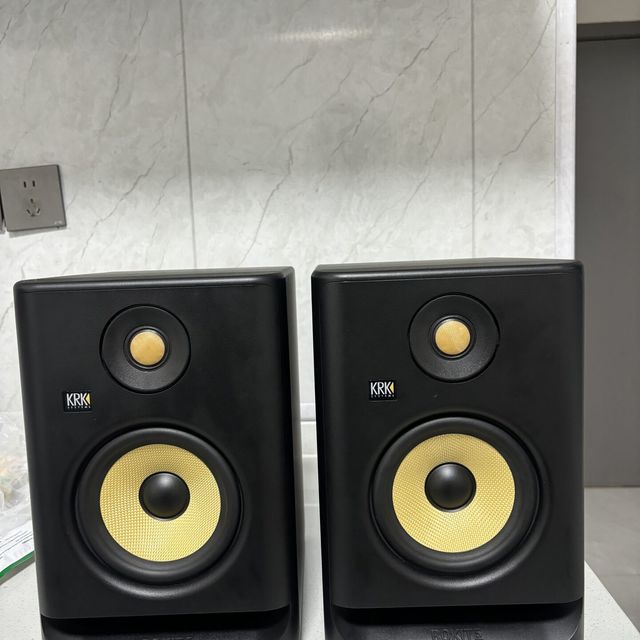 影音党都在推的KRK黄盆，真适合拿来看片打游戏吗？这三笔隐藏账先算清