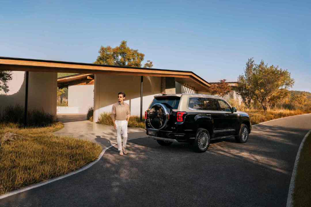硬核筋骨配华为大脑,泰钽700才是颜王该开的车