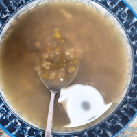 午饭简简单单，一碗绿豆汤喝得透心凉