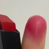 口红色号选择应实地试色