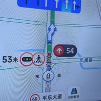 新车都上车道级导航了，老车机靠高德自救：我整理了在传的4类版本、3种机况怎么选、2条碰不得的红线