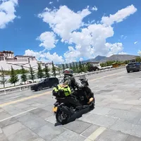 摩旅进藏被吹成"穷游平替"：2800元的账本是川西，摩托进藏还得先过这4道门